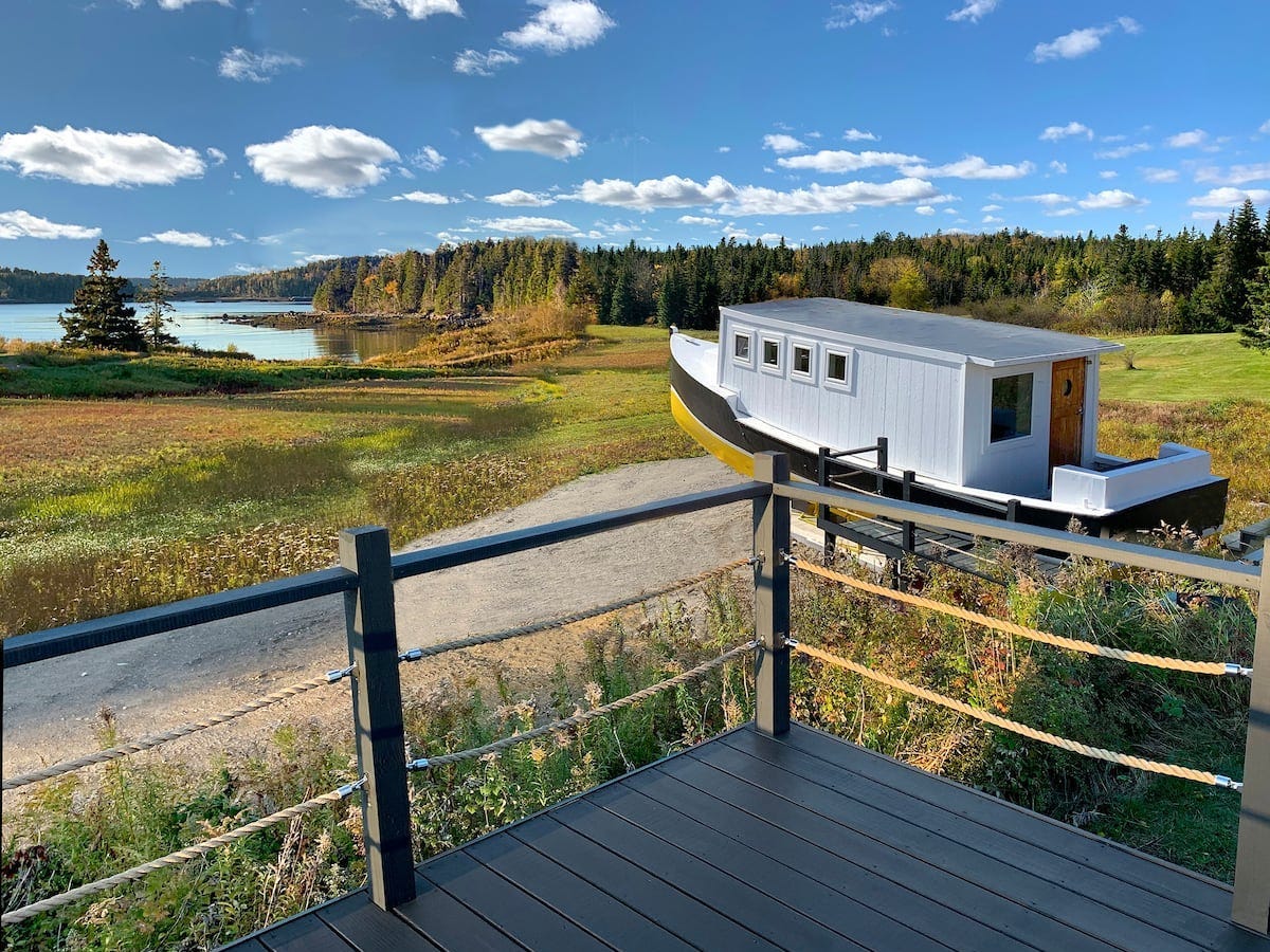 Maine  Cottage with a lobster boat lounge in Machiasport