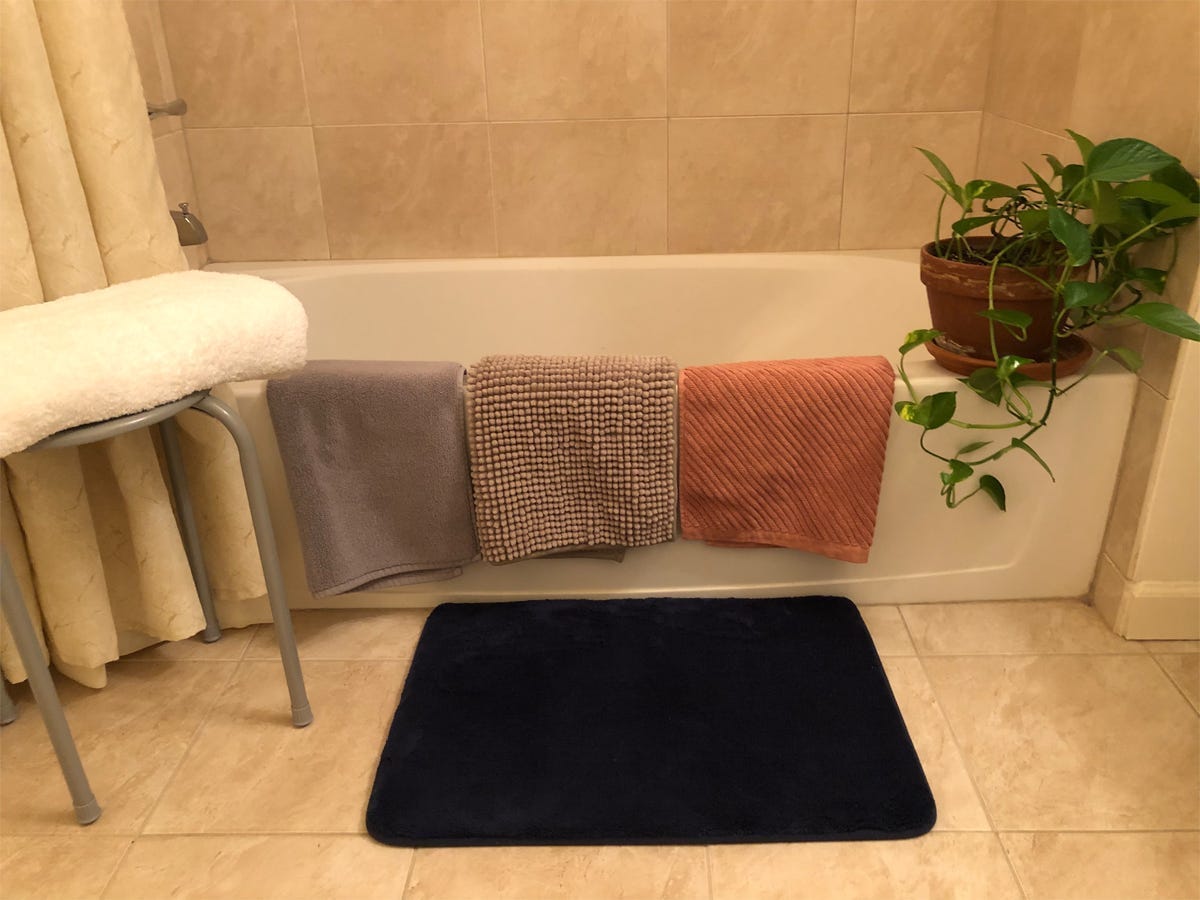 Bath mats thumbnail image