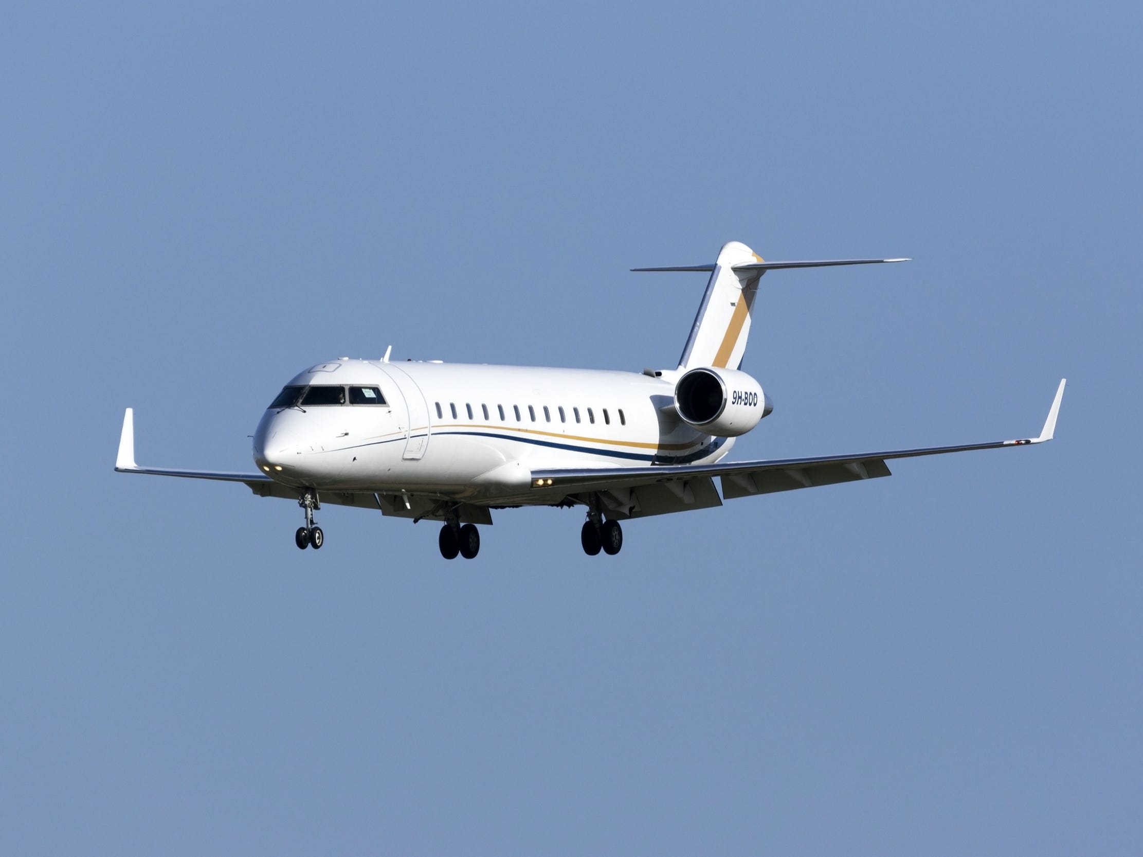 Bombardier Challenger 850 private jet