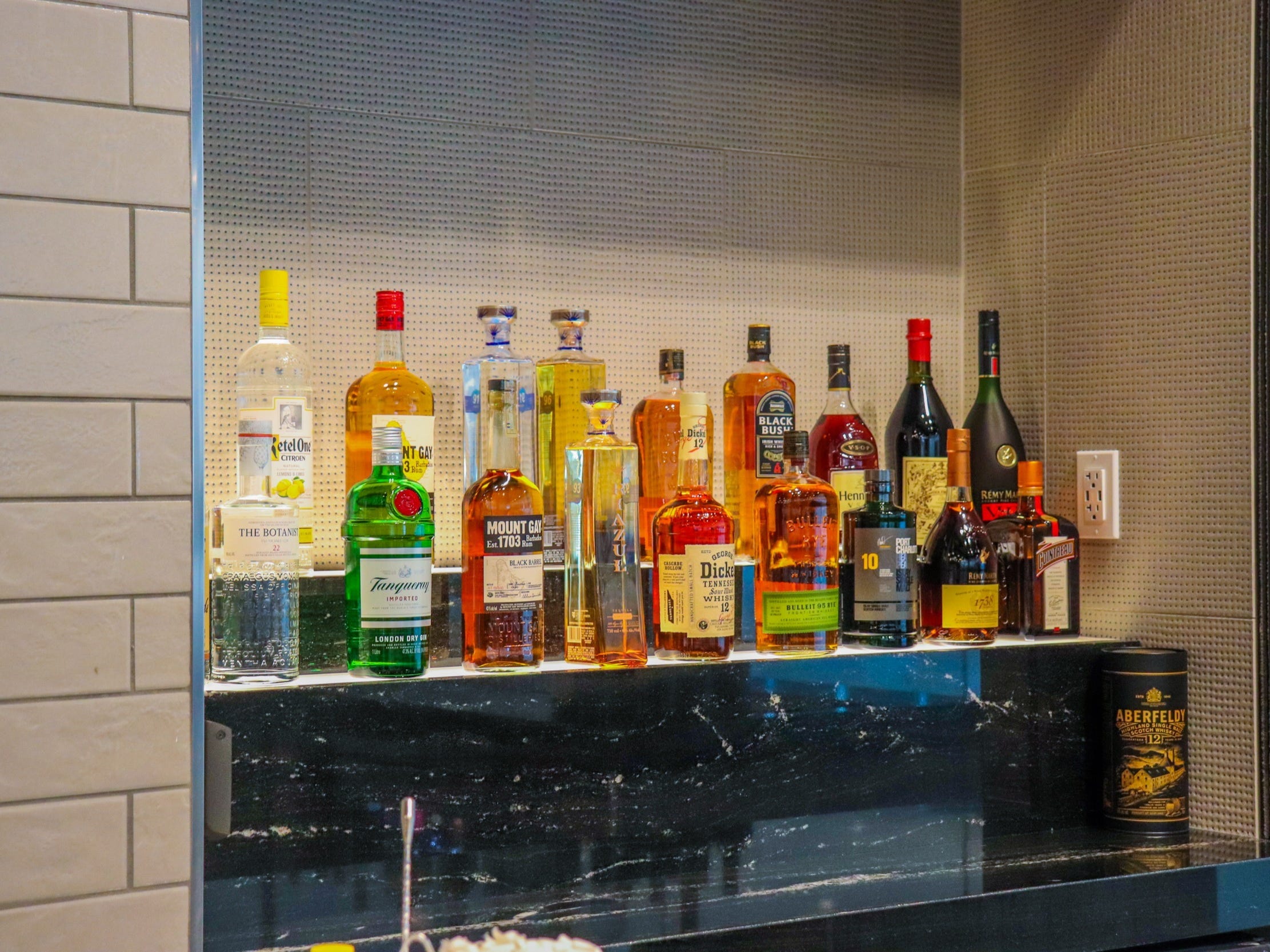 The bar at the American Express Centurion Lounge at LaGuardia Airport - Amex Centurion Lounge LaGuardia Airport