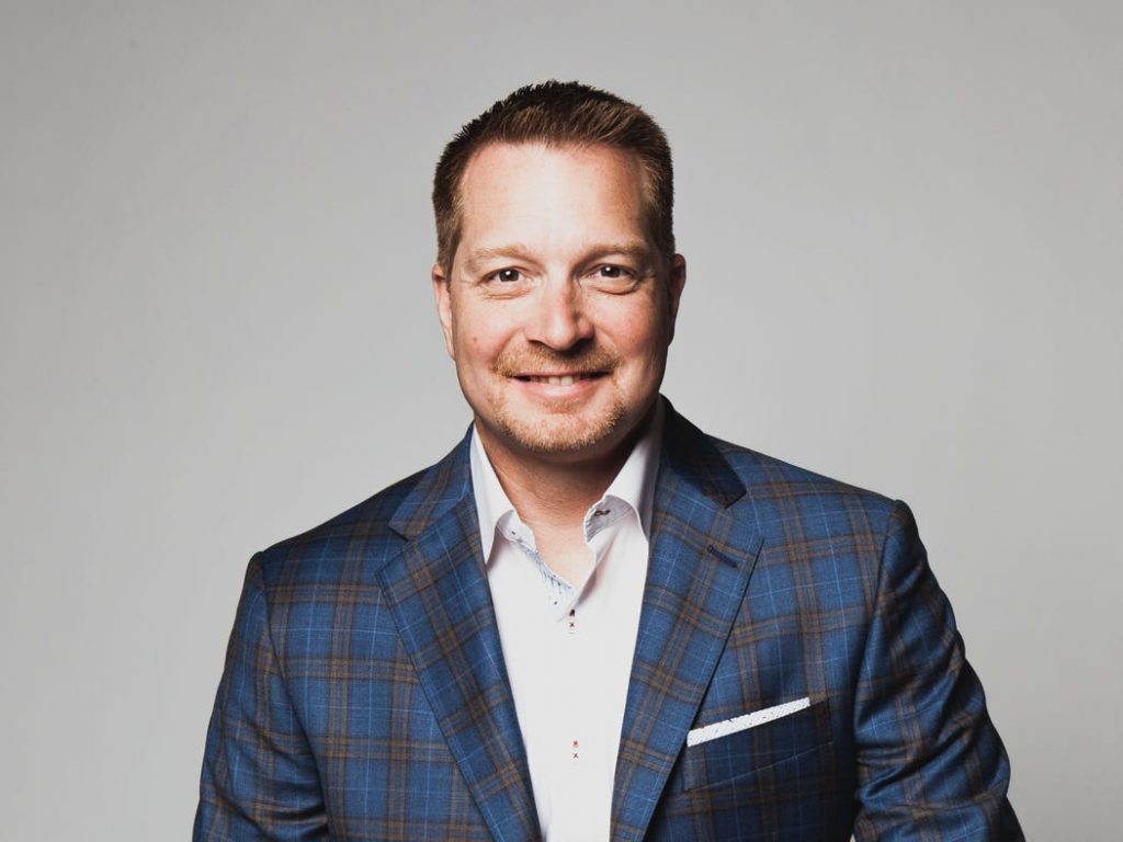 The CEO of $47 billion cybersecurity giant CrowdStrike says that the company’s monster quarter is a sign that the industry is ready to move beyond legacy vendors like Microsoft (CROWD)