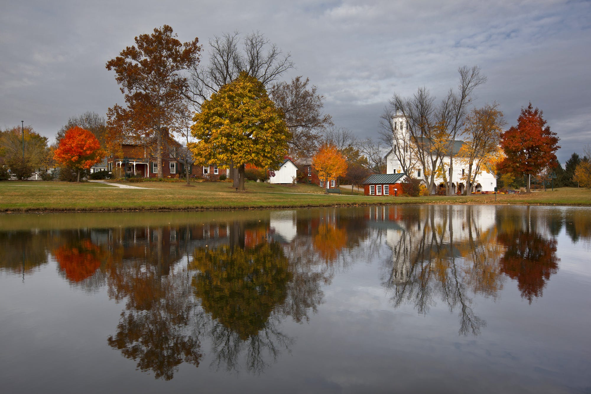 Homes on a lake in Ohio