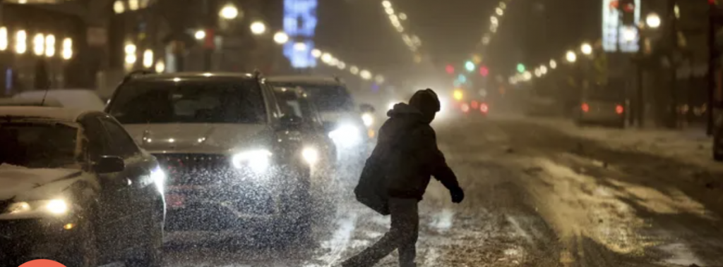 Huge ‘bomb cyclone’ storm hits US with life-threatening cold as holidays begin (theguardian.com)