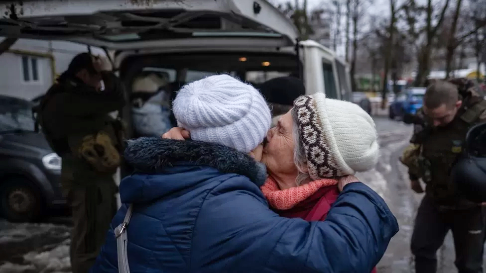 Ukraine war: Kyiv orders partial evacuation of liberated city (bbc.com)